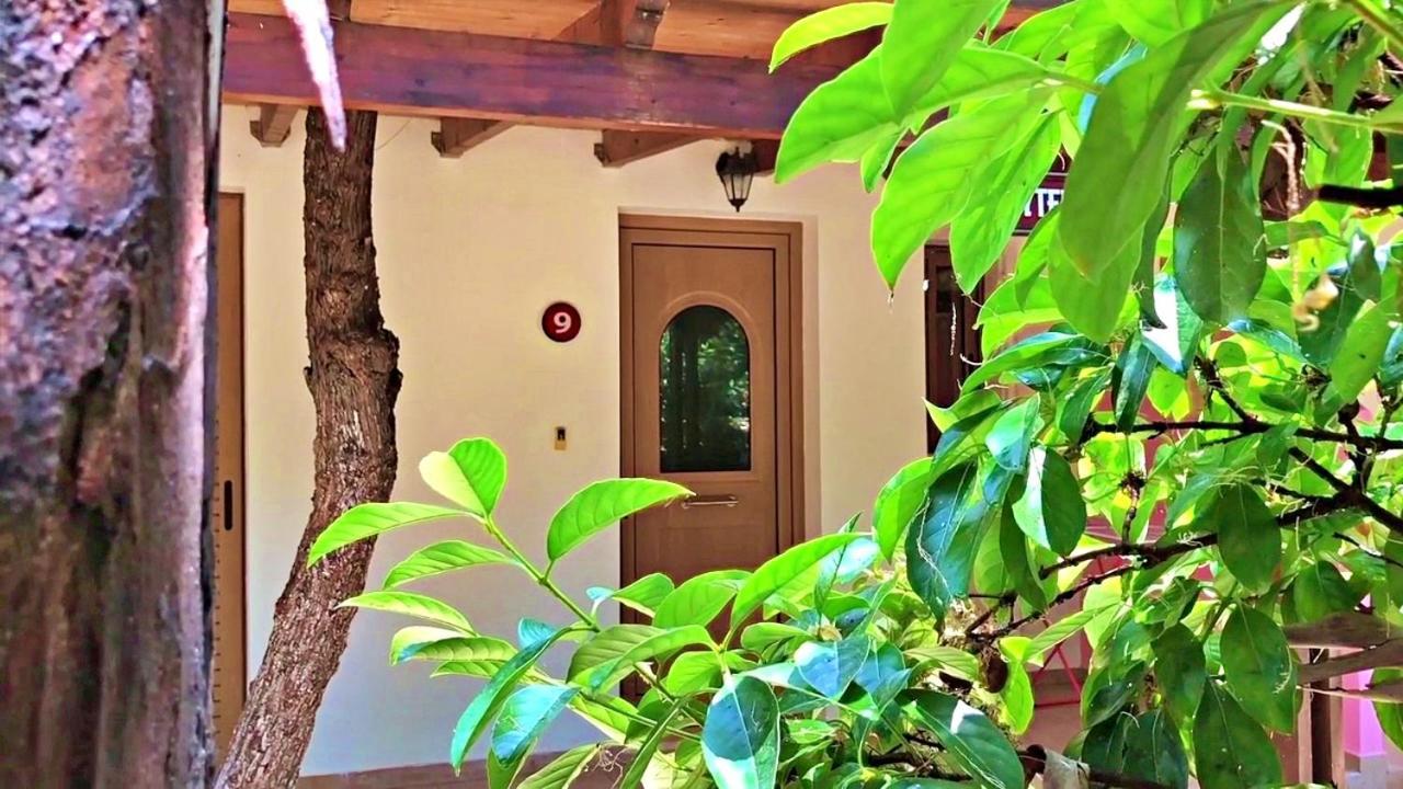 Poseidon Bungalows Iria Exterior photo