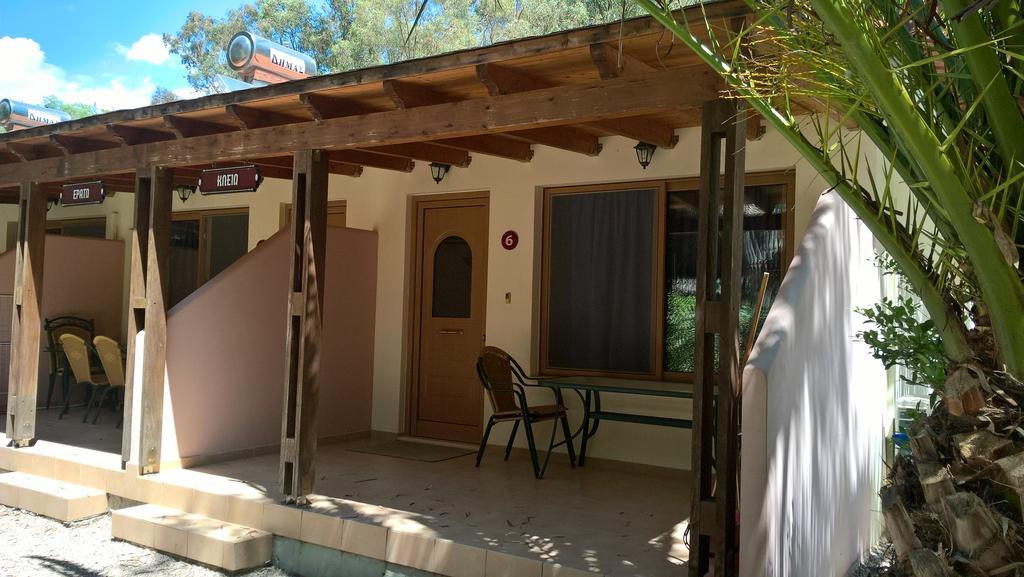 Poseidon Bungalows Iria Exterior photo